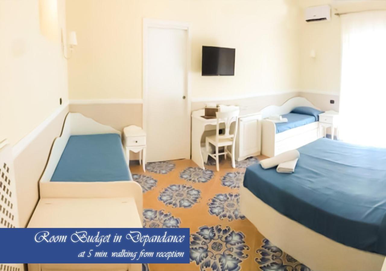 نابولي Bed & Breakfast Medea المظهر الخارجي الصورة