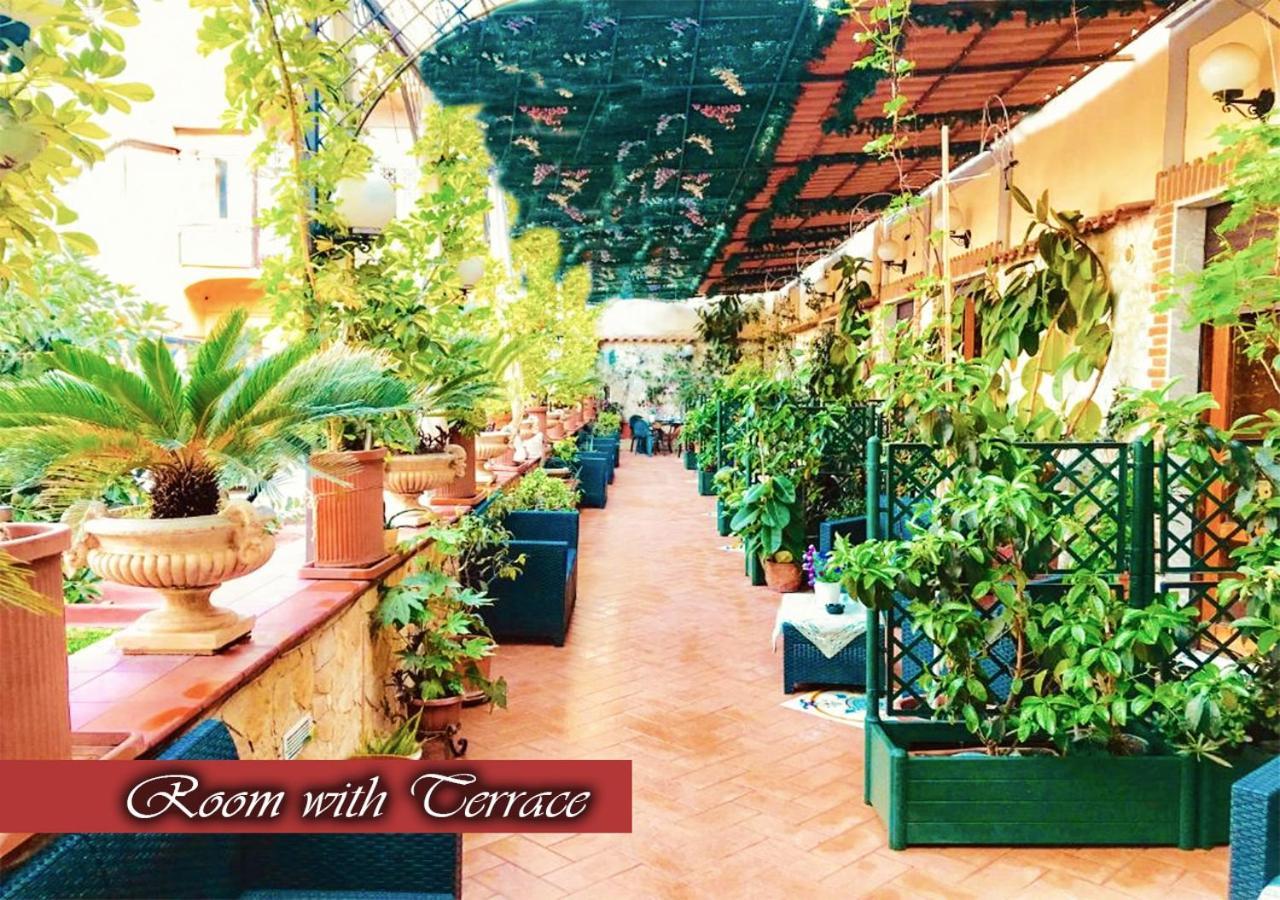 نابولي Bed & Breakfast Medea المظهر الخارجي الصورة