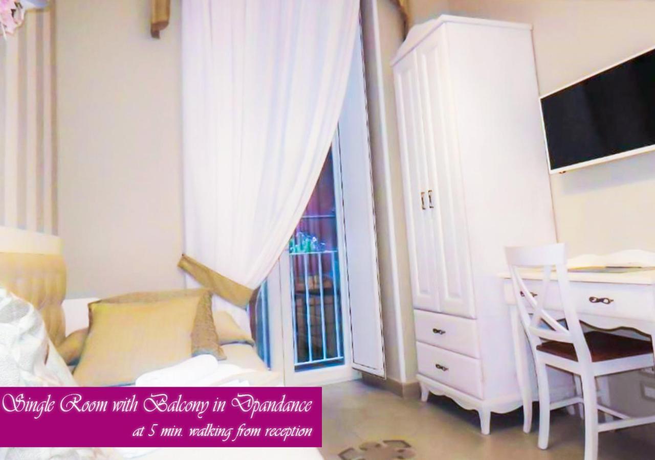 نابولي Bed & Breakfast Medea المظهر الخارجي الصورة