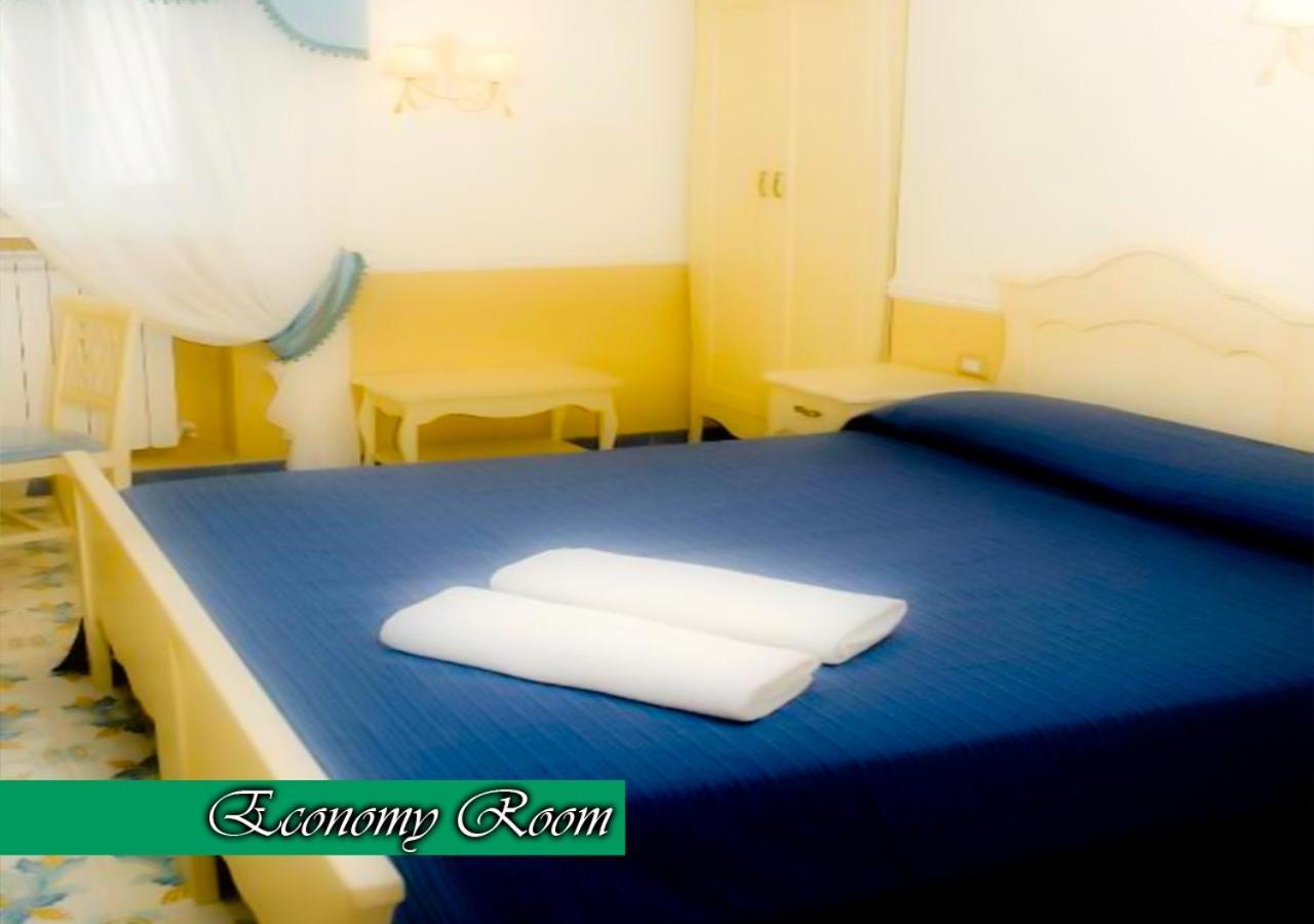 نابولي Bed & Breakfast Medea المظهر الخارجي الصورة